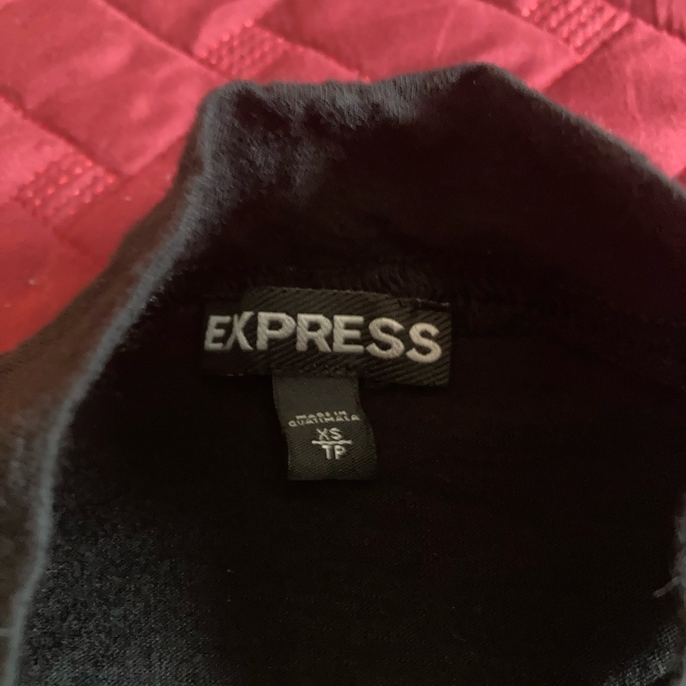 Express Mock-neck Keyhole Top - Picture 4 of 4